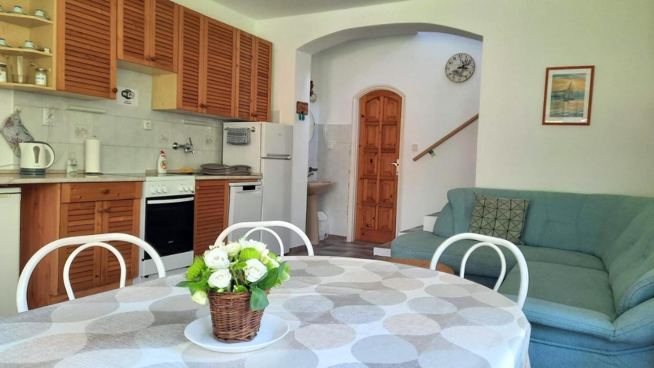 Biker Holiday Home Balatonakarattya Exteriör bild